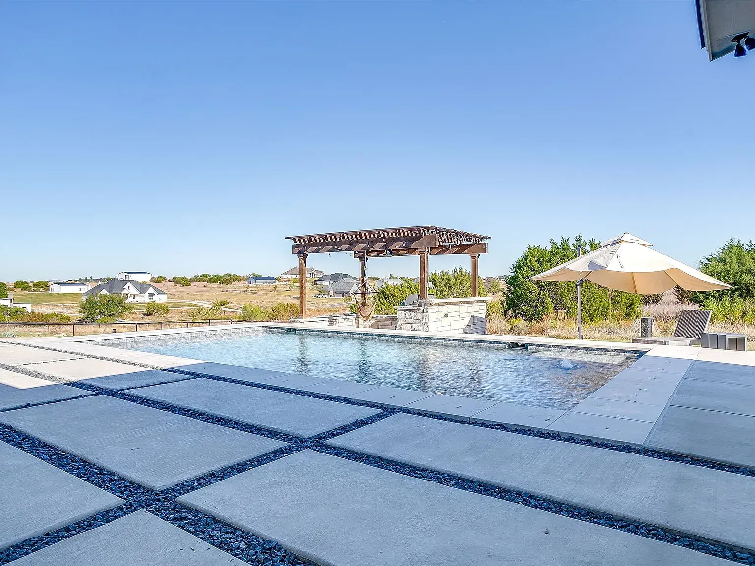 1005 Kingsley Ct, Weatherford, TX 76087