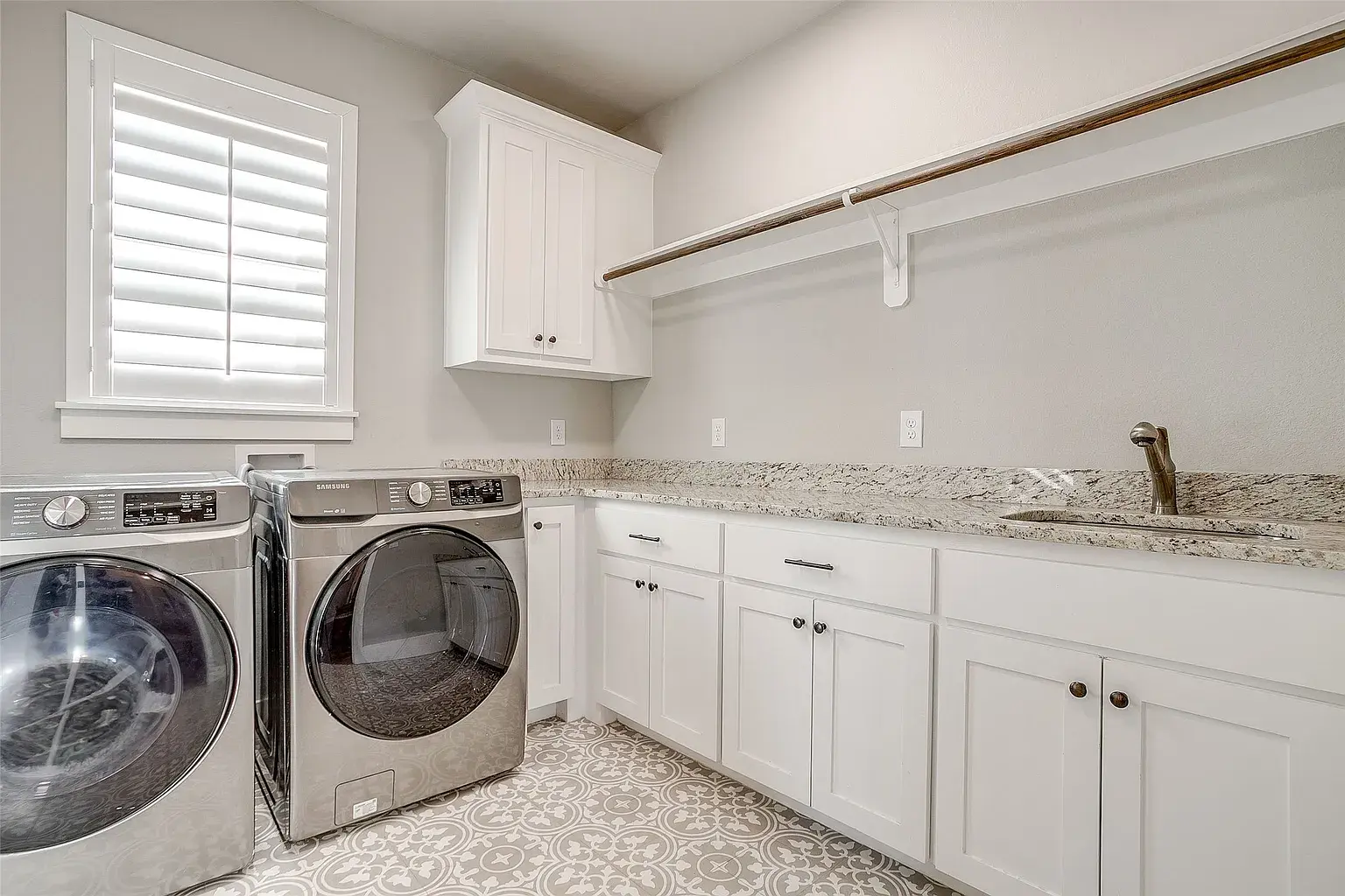 1005 Kingsley Ct, Weatherford, TX 76087