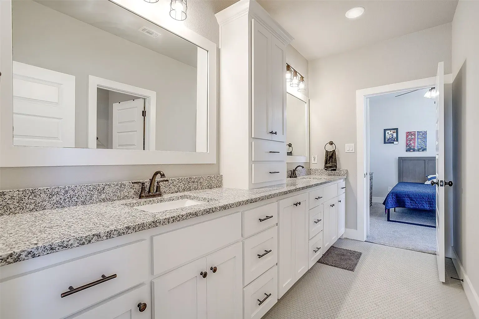 1005 Kingsley Ct, Weatherford, TX 76087